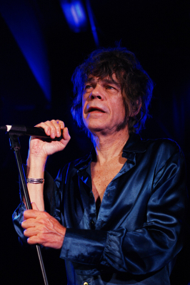 David Johansen avec les New York Dolls au Club Academy, Manchester, le mardi 29 mars 2011